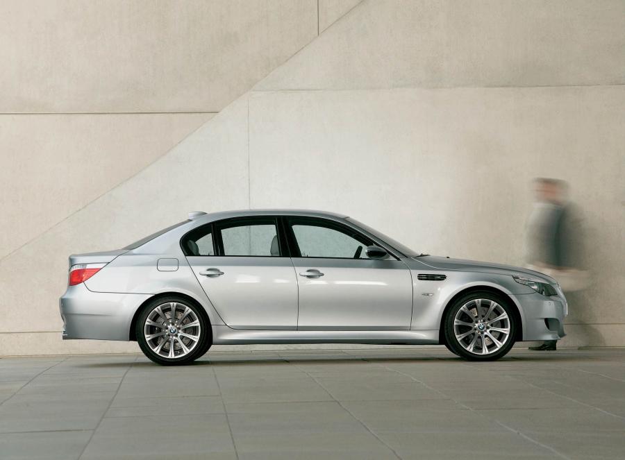  BMW M5 (E60) 2004 года  (WW) (фото 42 из 98)